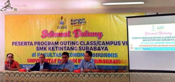 Outing Class SMK Ketintang Surabaya, Buka Wawasan Dunia Kampus di Universitas PGRI Adi Buana