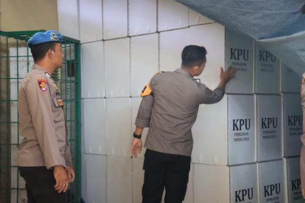 Kapolres Pelalawan Cek Keamanan Gudang Logistik Pilkada 2024