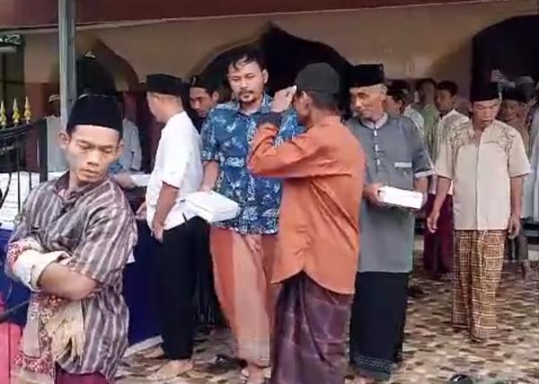 HUT Ke-73, Divisi Humas Polri Bagikan 14.600 Makanan Gratis di Puluhan Masjid di Indonesia