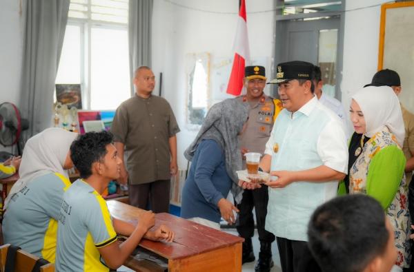 Uji Coba di Mamuju, Pj Bahtiar Sebut Sekolah di Sulbar Siap Jalankan Makan Bergizi Gratis