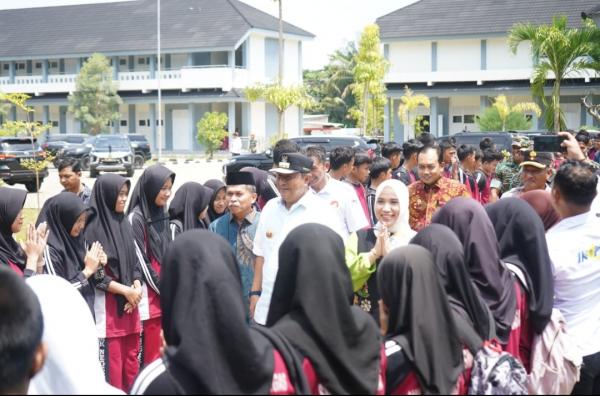 Pj Bahtiar Instruksikan Pemkab Uji Coba Program Makan Bergizi Gratis di SD dan SMP