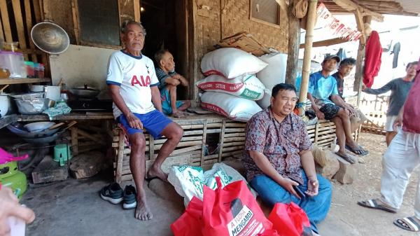 Abah Kiman Lansia Tunanetra Sebatang Kara di Garut Tinggal di Rumah Reyot