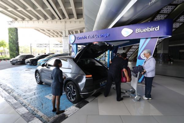 Taksi Bluebird Fixed Price, Nyaman dan Birukan Langit Jakarta