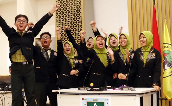 Berlangsung Menegangkan, Sesi Kedua Semifinal Loloskan SMAN 1 Probolinggo dan SMAN 2 Lamongan