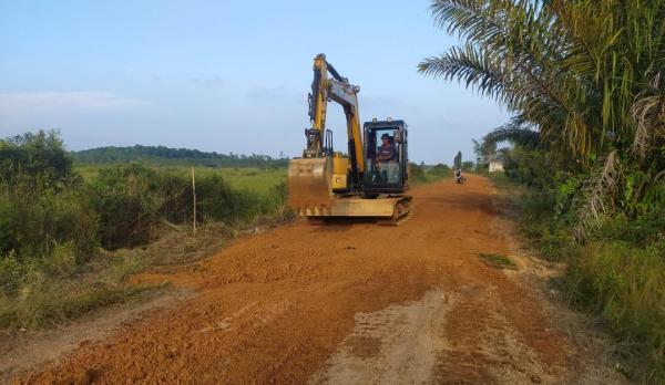 Sejak Dipimpin Riza-Debby, Pemkab Basel Sudah Gelontorkan Rp46 Miliar Bangun Akses Jalan Petani