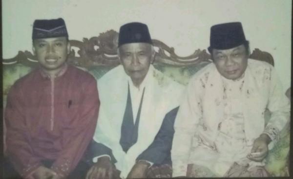 Momen Bersejarah: Foto Lawas Supian Suri Bersama KH. Zainuddin MZ Soroti Kedekatan dengan Ulama