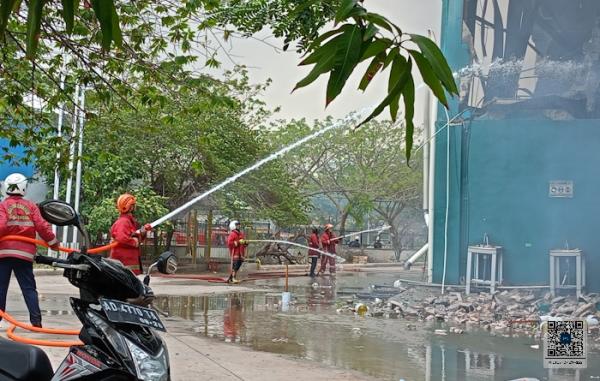 7 Jam Belum Kunjung Padam, Polisi Ungkap Kronologi Kebakaran PT Master Kidz di KIK