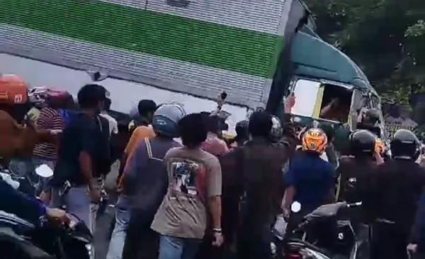 Sopir Truk Ugal-ugalan di Tangerang Resmi Jadi Tersangka, Penjara 10 Tahun Menanti!