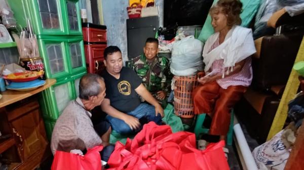 Hujan Deras, Atap Rumah Seorang Kuli Panggul di Garut Rubuh