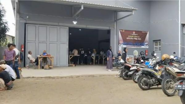 KPU Cilegon Pastikan Seluruh Area Gudang Logistik Pilkada 2024 Terpasang CCTV dan Alat Pemadam