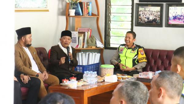 Dinginkan Suasana Pilkada Bojonegoro, Kapolres Sambangi Ponpes Al - Rosyid