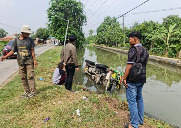 Detik-detik Menegangkan Odong-odong Bawa 17 Penumpang Terjun ke Saluran Irigasi