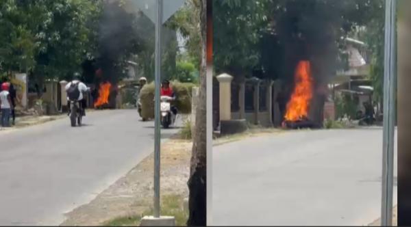 Sepeda Motor Milik Warga Tuban Terbakar di Jalan Bojonegoro, Ini Penyebabnya