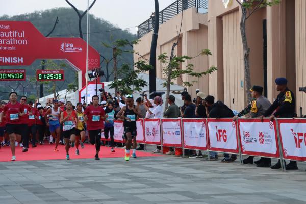 IFG Labuan Bajo Marathon 2024 Dibuka Pagi Tadi, Peserta Lebih Banyak dari Tahun Sebelumnya