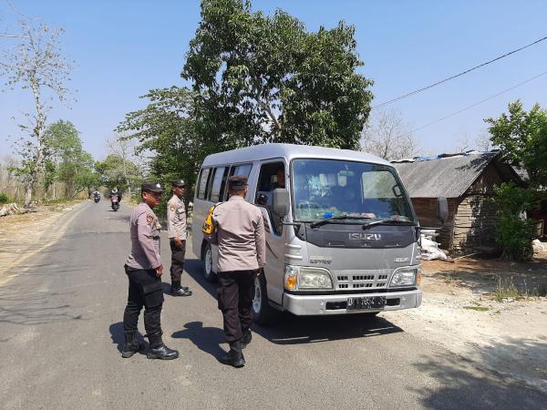 Cegah Suporter Persela Datang ke Tuban, Polisi Lakukan Penyekatan Perbatasan