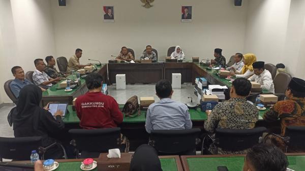 DPRD Cecar KPU dan Bawaslu Bojonegoro, Terkait Kegaduhan Debat Pilkada