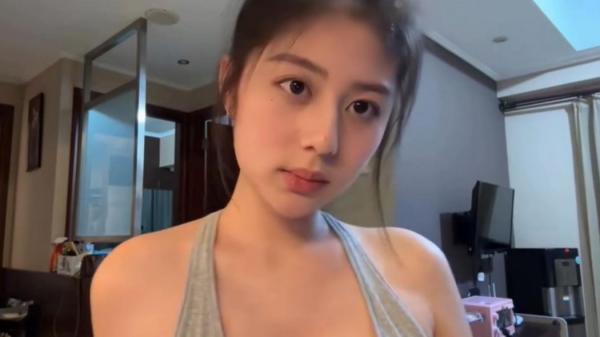 Potret Seksi Lydia Onic, Selebgram Cantik yang Diduga Pemeran Video Mesum 12 Menit