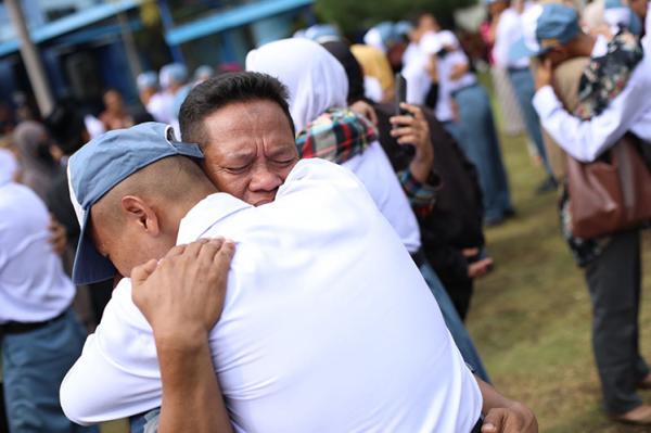 Momen Haru Penutupan Pendidikan Dasar Kepemimpinan SMKN Jateng, Tangis Siswa dan Ortu Pecah