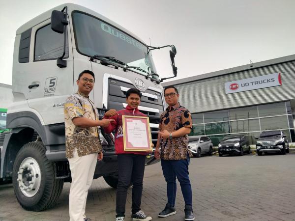 Pengemudi Indonesia Ini Sabet Juara Global UD Extra Mile Challenge 2024 Di Jepang