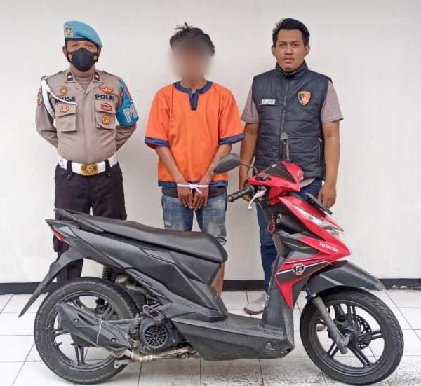 Terlalu! Motor Kurir Paket Dicuri, Saat Mengantarkan Barang di Depan Rumah Pelanggan