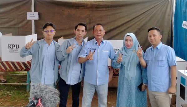 Lakukan Pencoblosan di TPS Negeri Baru, Calon Bupati Ali Rahman Yakin Menang Pilkada Way Kanan