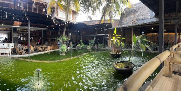 10 Tempat Nongkrong di Puncak Ada Warung Ngopi di Sawah Mirip di Bali, Ternyata di Megamendung