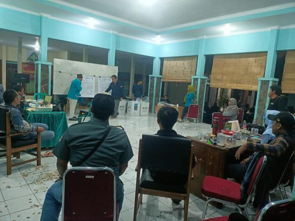 Rampung di Kecamatan, KPU Probolinggo Bersiap Rekapitulasi Pilkada Tingkat Kabupaten