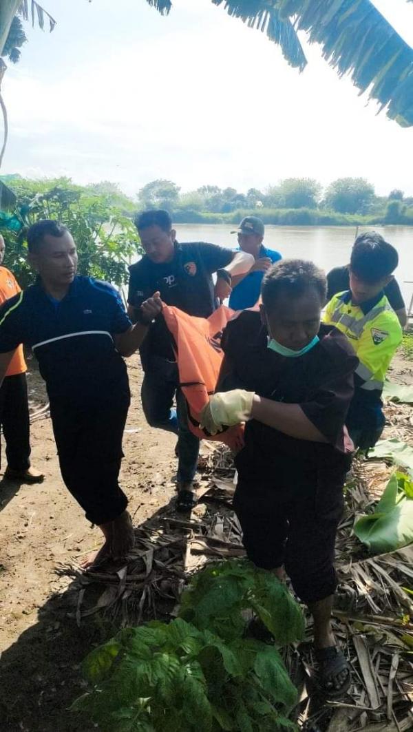 Pamit Mencari Ikan, Seorang Nelayan asal Bungah Ditemukan Tidak Bernyawa di Tepi Sungai Bengawan