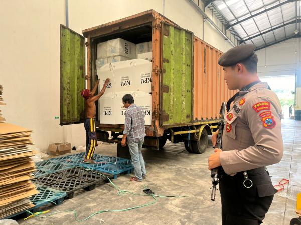 Cegah Gangguan, Polres Gresik Perketat Pengawasan Logistik Pemilu