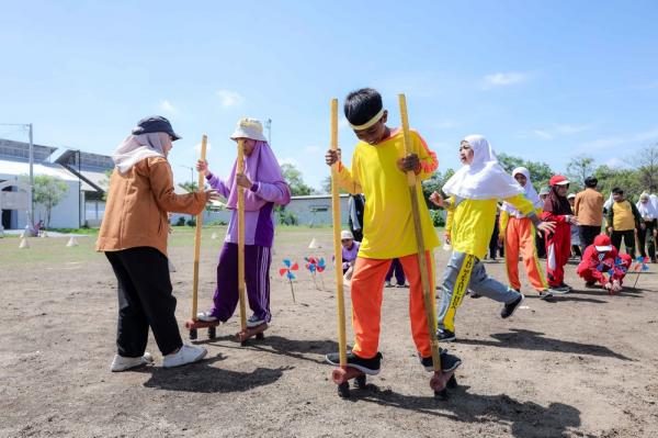 Hari Anak Sedunia, PT Freeport Indonesia Ajak Anak-Anak Gresik Bermain dan Berkarya