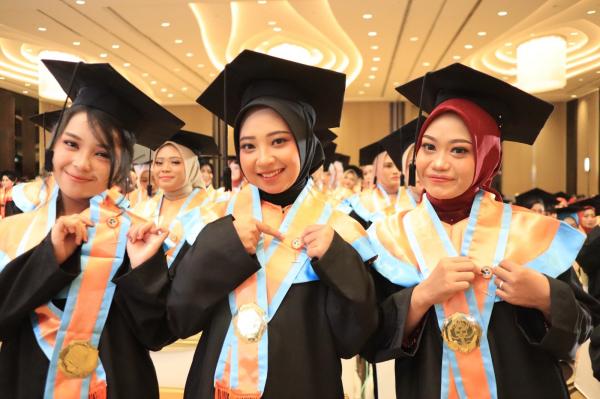  75% Lulusan STIKES Telogorejo Sudah Mendapat Pekerjaan Sebelum Wisuda