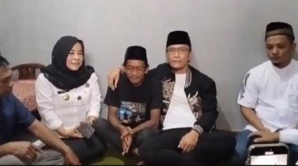 Video Wawancara Sonhaji Tukang Es Diolok olok oleh Gus Miftah