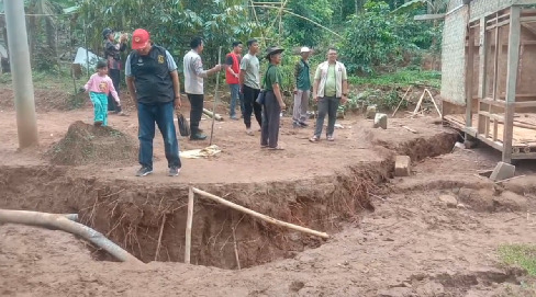 Tanah Bergerak Terus Meluas! Warga Cihara Lebak Bingung Cari Tempat Tinggal Baru