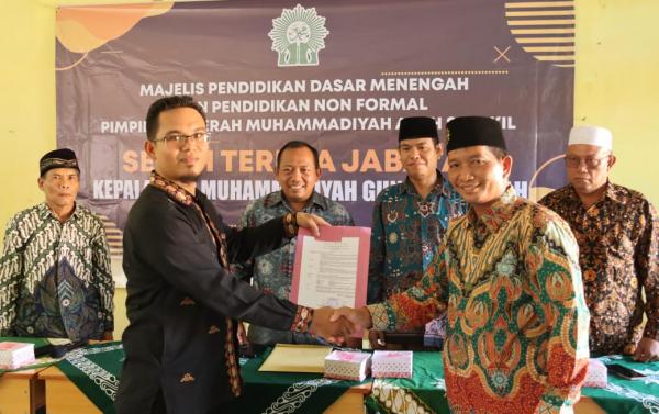 Plt Kadisdikbud Hadiri Sertijab Kepsek SMP Muhammadiyah Gumer