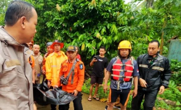 3 Bocah SD Terjatuh ke Sungai Baros, 1 Ditemukan Tewas: Pencarian Terus Dilakukan