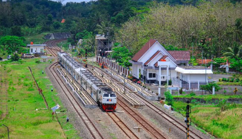 Program Mudik Gratis Kemenhub Periode Nataru 2024/2025: Kereta Api, Kapal Laut, dan Bus