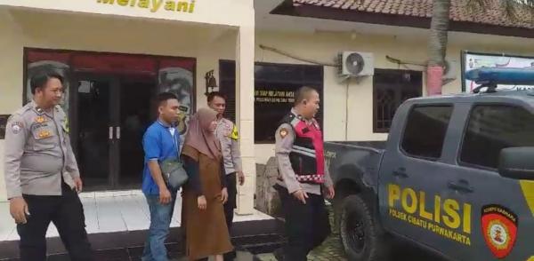 Ibu Muda di Purwakarta Ngidam Naik Mobil Patroli Polisi