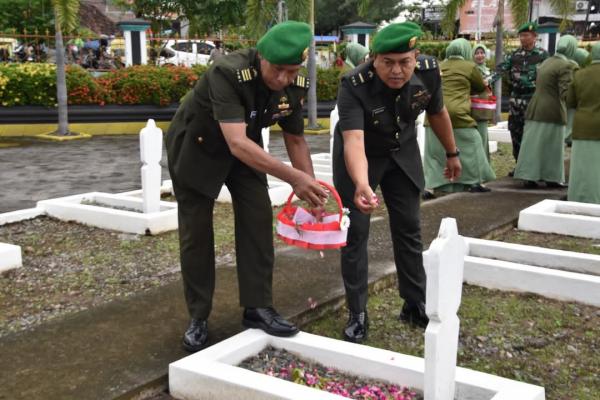 Peringati Hari Juang TNI AD, Kodim 0716/Demak Tabur Bunga di Makam Pahlawan