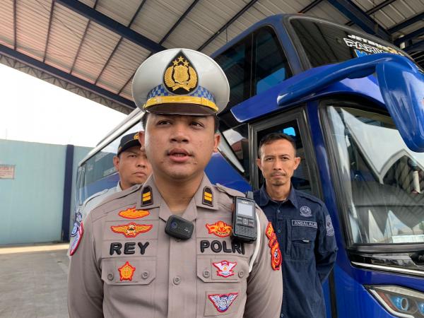 Jelang Nataru Polres Karawang Periksa Sejumlah PO Bus, Ini Hasilnya