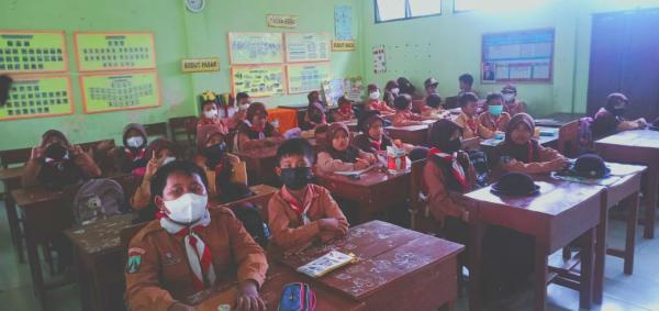 Terpapar Bau Pabrik Pengeringan Tembakau, Pelajar SD di Bojonegoro Sempat Gunakan Masker