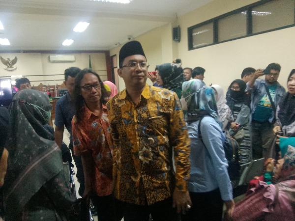 Gus Muhdlor Divonis 4,6 Tahun Penjara, Ratusan Pendukung Histeris!