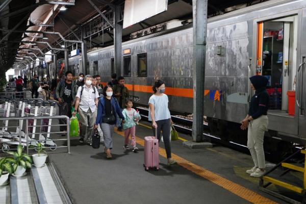 110 Ribu Penumpang Memadati Stasiun Daop 4 Semarang dalam Lima Hari