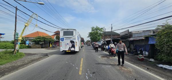 Tabrakan Dua Motor di Cerme, Seorang  Pengendara Meninggal Dunia di Tempat dan 2 Korbam Luka