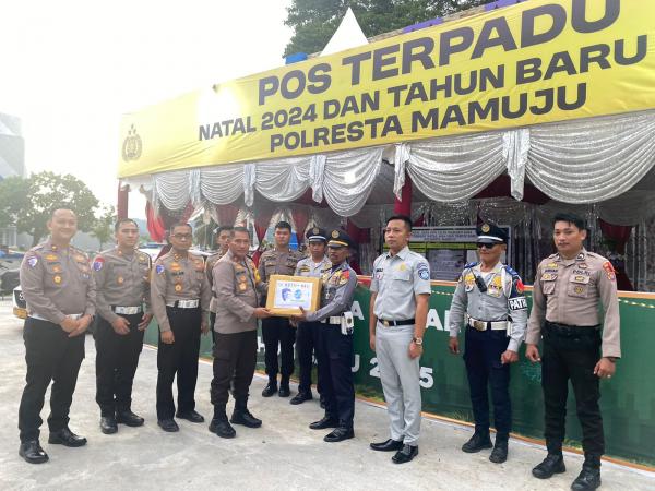 Jelang Tahun Baru, Wakapolda Sulbar dan Jasa Raharja Tinjau Pos Pam Pantai Manakarra