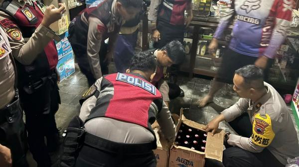 Penjual Miras di Cawas Nekat Langgar Aturan, Polres Klaten Sita 305 Botol