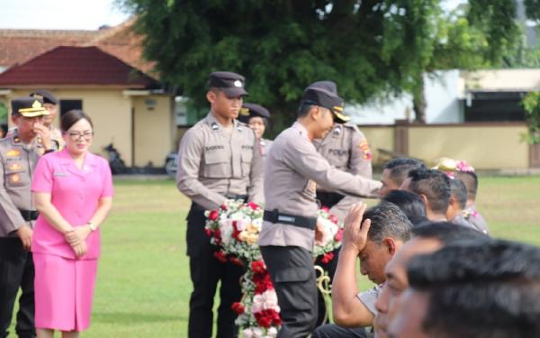 Polres Sragen Gelar Upacara Kenaikan Pangkat Personel Polri Periode 1 Januari 2025