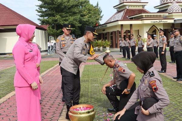 Akhir Tahun 2024, 103 Personel Polres Grobogan Terima Kenaikan Pangkat TMT 1 Januari 2025