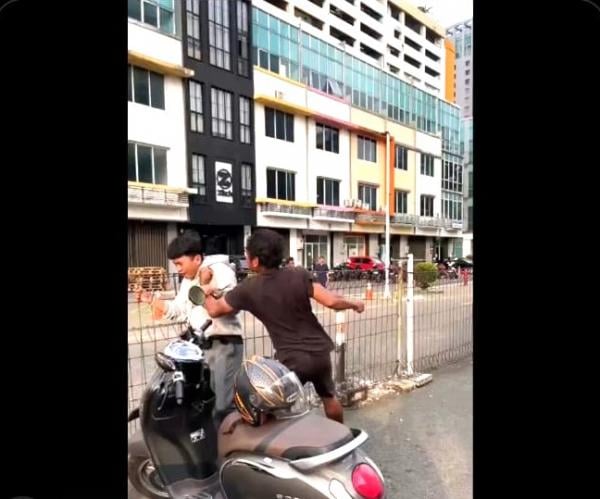 Polsek Tanah Abang Buru Preman Brutal Pukul Pria Muda di Parkiran Ruko Thamrin City