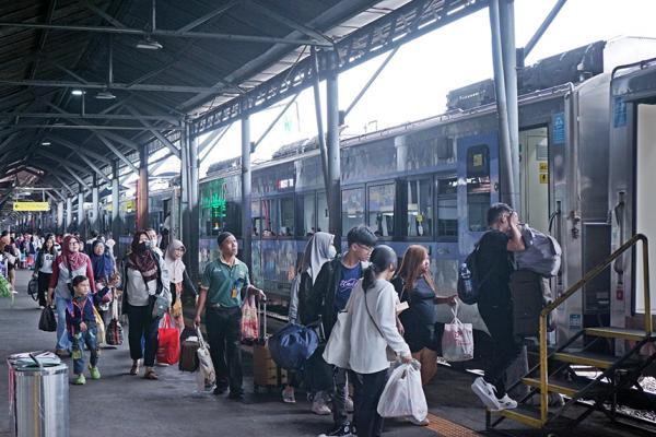 H+3 Tahun Baru, Stasiun di wilayah Daop 4 Semarang Masih Dipadati Penumpang