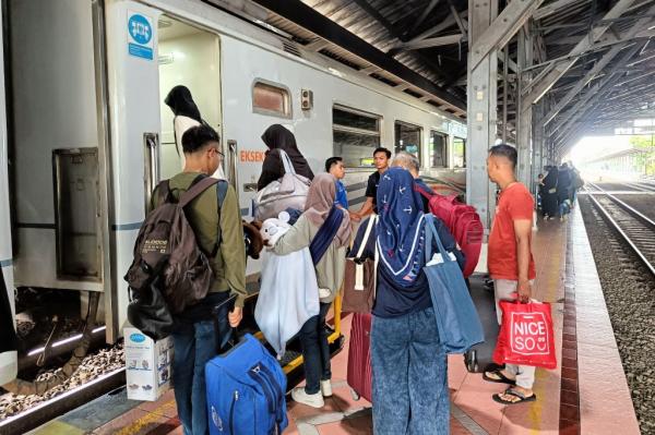 Semarang-Jakarta Paling Ramai, Ini Rute dan KA Favorit Selama Libur Nataru